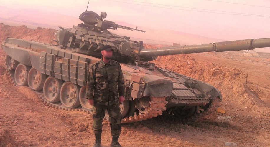 QĐ Syria vừa mất một phiên bản xe tăng T-72 giá trị nhất, vượt trội hơn cả siêu tăng T-90A - Ảnh 1. QĐ Syria vừa mất một phiên bản xe tăng T-72 giá trị nhất, vượt trội hơn cả siêu tăng T-90A - Ảnh 1.