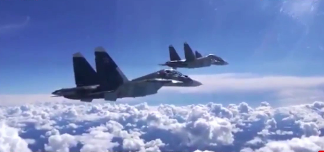 CẬP NHẬT: Israel giật sập PK Syria - Siêu vận tải cơ Không quân Nga chớp nhoáng đáp xuống căn cứ Khmeimim - Ảnh 3. CẬP NHẬT: Israel giật sập PK Syria - Siêu vận tải cơ Không quân Nga chớp nhoáng đáp xuống căn cứ Khmeimim - Ảnh 3.