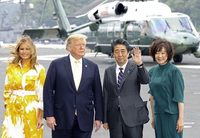 Ông Trump thăm tàu sân bay Nhật, người Trung Quốc sốt vó - Ảnh 3. Ông Trump thăm tàu sân bay Nhật, người Trung Quốc sốt vó - Ảnh 3.