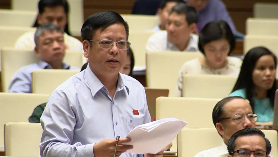 ĐBQH: Cần chống tư tưởng hy sinh đời bố ở tù vài chục năm, nhưng vợ con sung túc cả đời - Ảnh 1. ĐBQH: Cần chống tư tưởng hy sinh đời bố ở tù vài chục năm, nhưng vợ con sung túc cả đời - Ảnh 1.