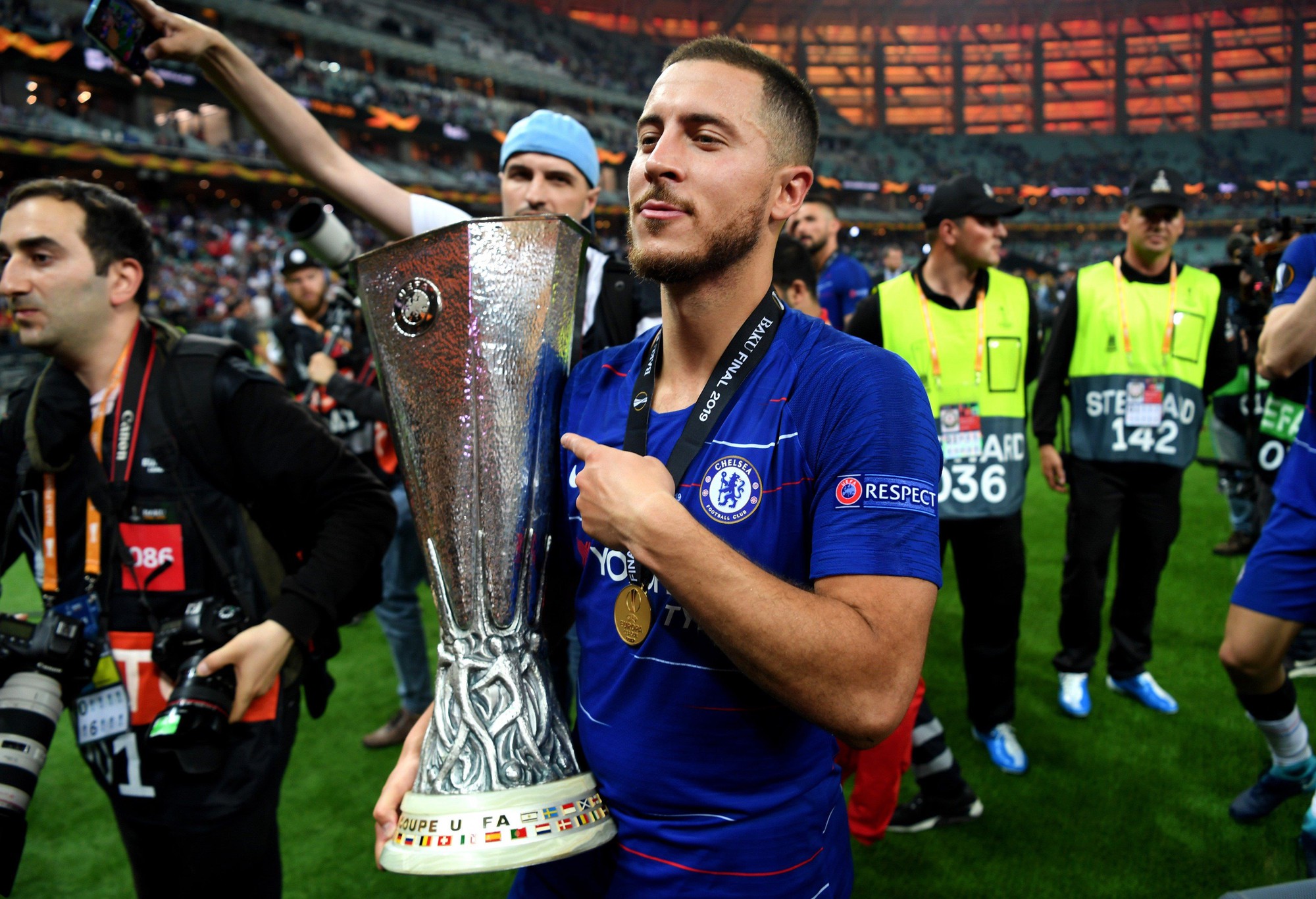 Rời Chelsea, Eden Hazard đích thực chạy trốn như một kẻ hèn nhát - Ảnh 2. Rời Chelsea, Eden Hazard đích thực chạy trốn như một kẻ hèn nhát - Ảnh 2.
