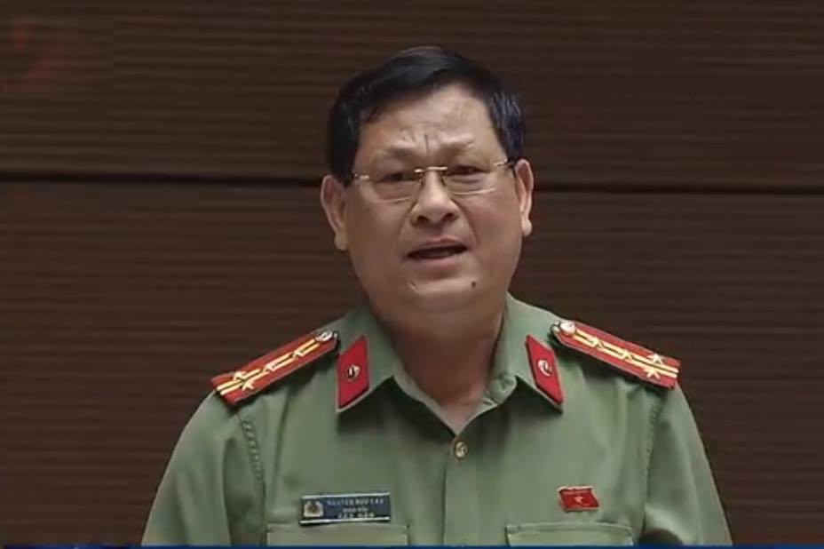 ĐB Lưu Bình Nhưỡng: Quan chức sống xa hoa, đi nước ngoài ăn chơi. ĐB Nguyễn Hữu Cầu: Có bao nhiêu người? - Ảnh 3. ĐB Lưu Bình Nhưỡng: Quan chức sống xa hoa, đi nước ngoài ăn chơi. ĐB Nguyễn Hữu Cầu: Có bao nhiêu người? - Ảnh 3.