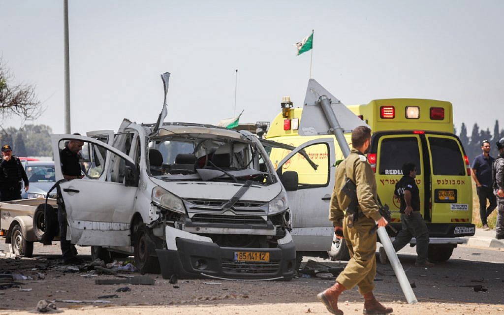 NÓNG: Israel bị tấn công khủng khiếp - Trận mưa rocket chưa từng có, thương vong rất lớn - Ảnh 2. NÓNG: Israel bị tấn công khủng khiếp - Trận mưa rocket chưa từng có, thương vong rất lớn - Ảnh 2.