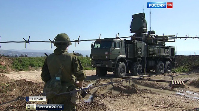 NÓNG: Đầu não KQ Nga ở Khmeimim, Syria bị tấn công - Báo động khẩn, Pantsir -S1 gầm thét - Ảnh 1. NÓNG: Đầu não KQ Nga ở Khmeimim, Syria bị tấn công - Báo động khẩn, Pantsir -S1 gầm thét - Ảnh 1.