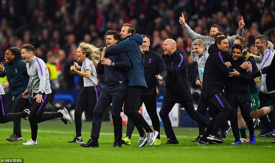 Độc chiêu của Mourinho giúp Tottenham đánh bại Ajax thế nào? - Ảnh 4. Độc chiêu của Mourinho giúp Tottenham đánh bại Ajax thế nào? - Ảnh 4.