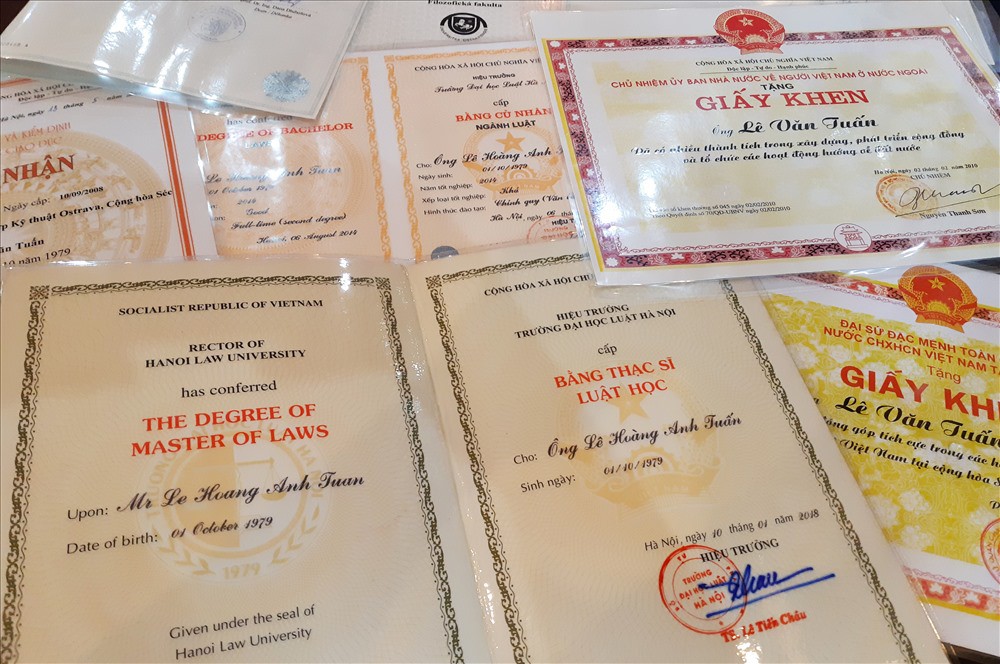 Nhà báo quốc tế Lê Hoàng Anh Tuấn nhận sai nhưng đòi lấy lại danh dự - Ảnh 2. Nhà báo quốc tế Lê Hoàng Anh Tuấn nhận sai nhưng đòi lấy lại danh dự - Ảnh 2.