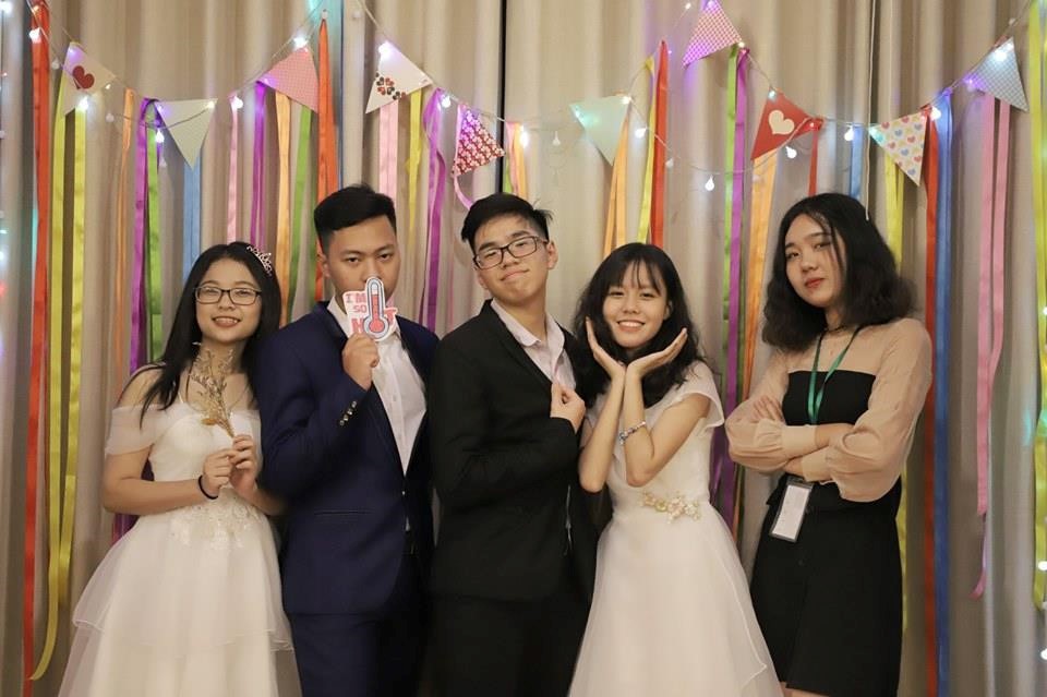 10X Lào Cai từ chối 10 trường đại học Mỹ để theo học tại Việt Nam - Ảnh 1. 10X Lào Cai từ chối 10 trường đại học Mỹ để theo học tại Việt Nam - Ảnh 1.