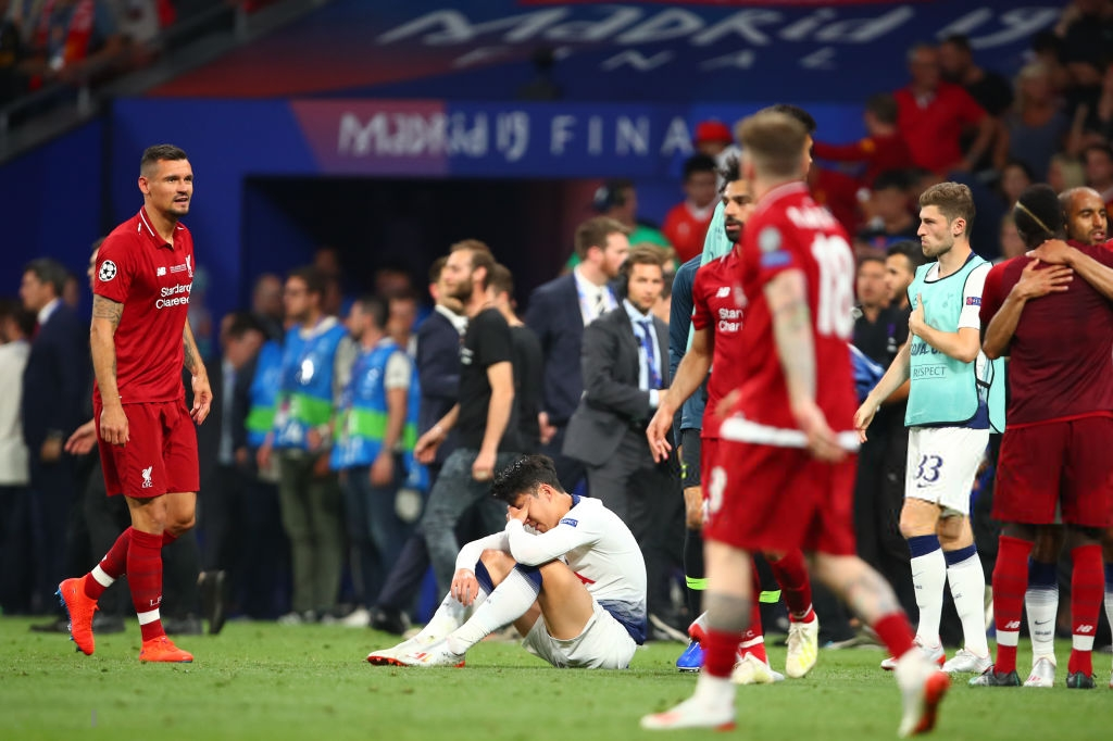 Son Heung-min cùng đồng đội bật khóc nức nở, thất thểu lê bước sau thất bại tại trận đấu quan trọng nhất sự nghiệp - Ảnh 3. Son Heung-min cùng đồng đội bật khóc nức nở, thất thểu lê bước sau thất bại tại trận đấu quan trọng nhất sự nghiệp - Ảnh 3.