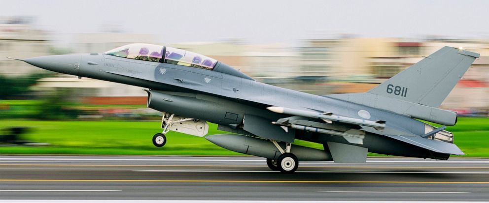 Sân bay dã chiến, tiêm kích F-16V cũng không cứu được Đài Loan khi Trung Quốc tấn công? - Ảnh 2. Sân bay dã chiến, tiêm kích F-16V cũng không cứu được Đài Loan khi Trung Quốc tấn công? - Ảnh 2.