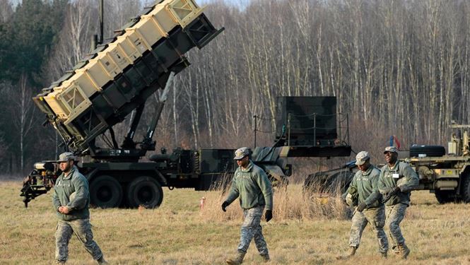 Uy lực lá chắn thép Patriot được Mỹ đưa tới Trung Đông - Ảnh 2. Uy lực lá chắn thép Patriot được Mỹ đưa tới Trung Đông - Ảnh 2.