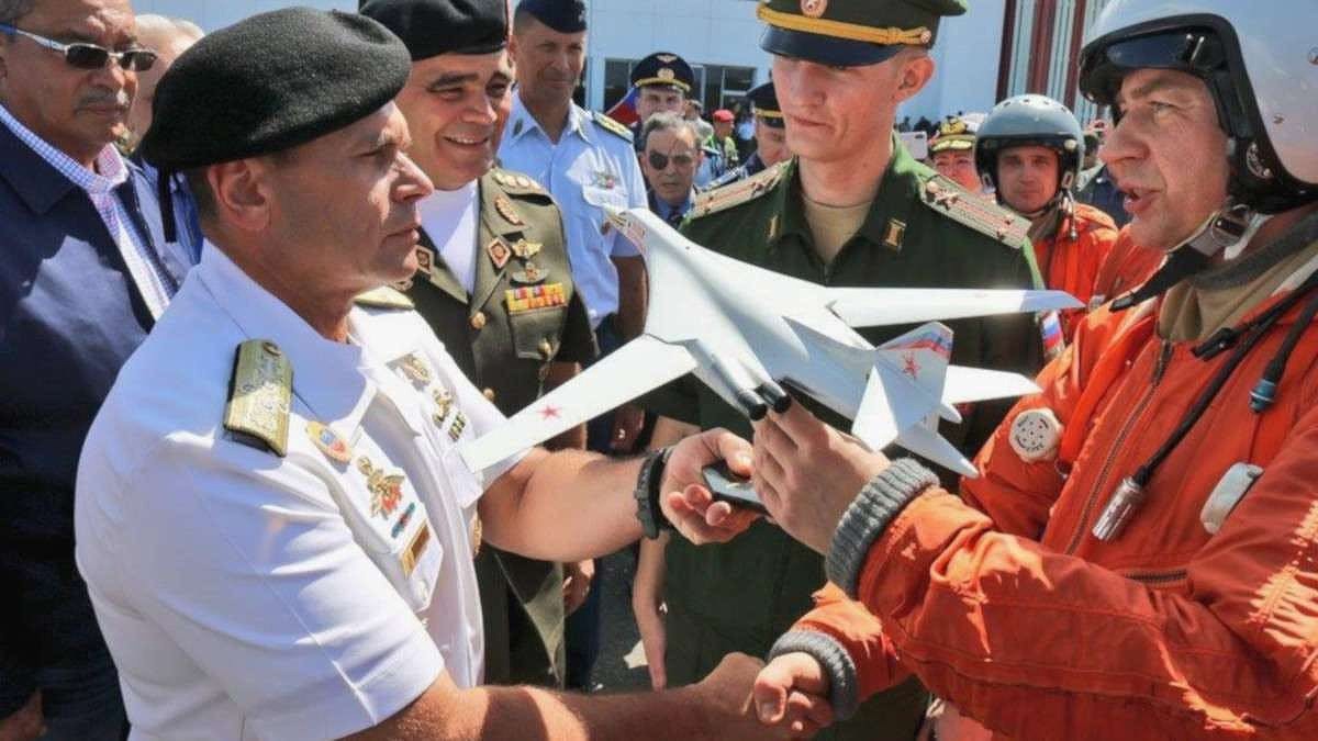 Nguyên nhân bất ngờ khiến Nga ồ ạt rút chuyên gia quân sự tại Venezuela về nước - Ảnh 9. Nguyên nhân bất ngờ khiến Nga ồ ạt rút chuyên gia quân sự tại Venezuela về nước - Ảnh 9.