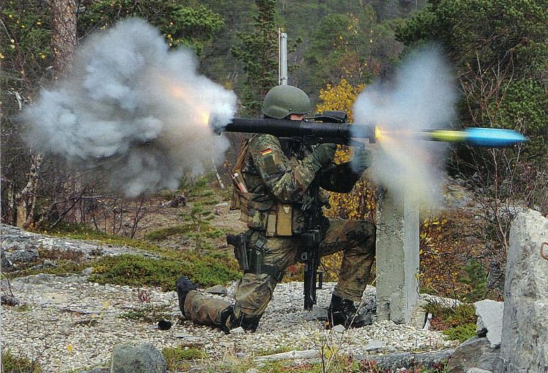 Panzerfaust 3 - vũ khí chống tăng số 1 NATO - Ảnh 2.