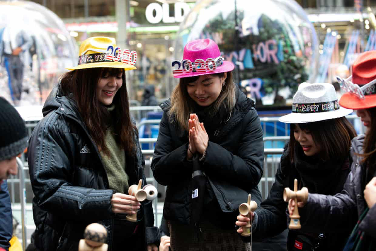 Chúc mừng năm mới: Chiêm ngưỡng màn trình diễn pháo hoa mãn nhãn tại thủ đô London, Anh - Ảnh 3. Chúc mừng năm mới: Chiêm ngưỡng màn trình diễn pháo hoa mãn nhãn tại thủ đô London, Anh - Ảnh 3.