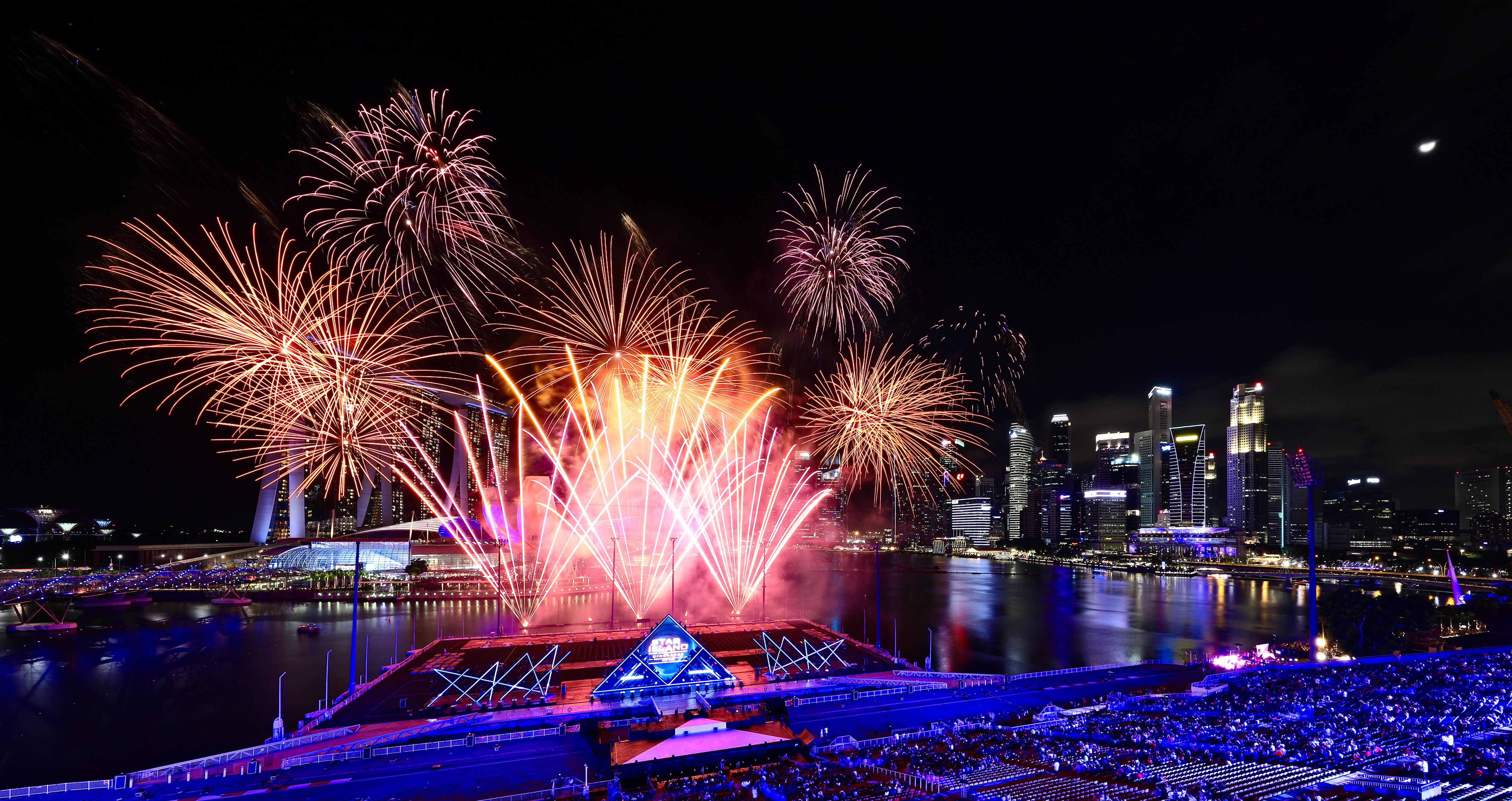 Chúc mừng năm mới: Việt Nam cùng các quốc gia Đông Nam Á bước sang năm 2020 - Ảnh 2. Chúc mừng năm mới: Việt Nam cùng các quốc gia Đông Nam Á bước sang năm 2020 - Ảnh 2.