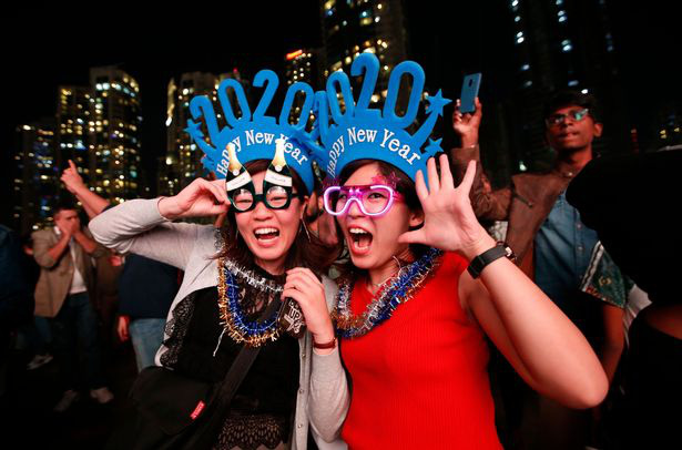 Chúc mừng năm mới: Chiêm ngưỡng màn trình diễn pháo hoa mãn nhãn tại thủ đô London, Anh - Ảnh 6. Chúc mừng năm mới: Chiêm ngưỡng màn trình diễn pháo hoa mãn nhãn tại thủ đô London, Anh - Ảnh 6.