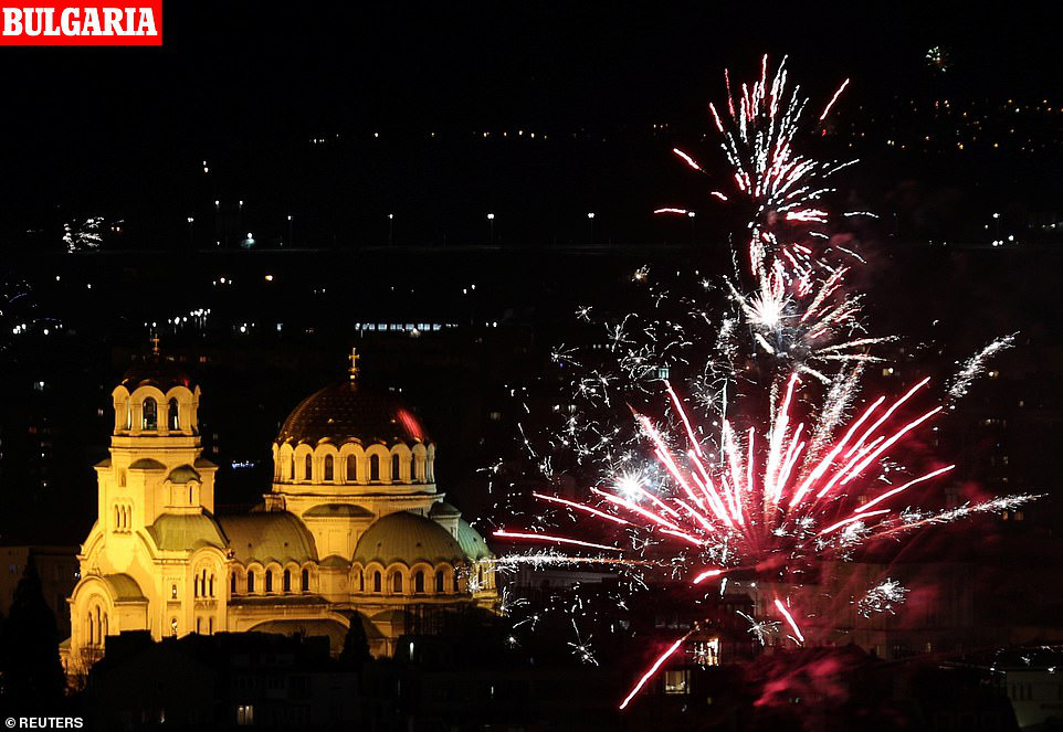 Chúc mừng năm mới: Chiêm ngưỡng màn trình diễn pháo hoa mãn nhãn tại thủ đô London, Anh - Ảnh 1. Chúc mừng năm mới: Chiêm ngưỡng màn trình diễn pháo hoa mãn nhãn tại thủ đô London, Anh - Ảnh 1.
