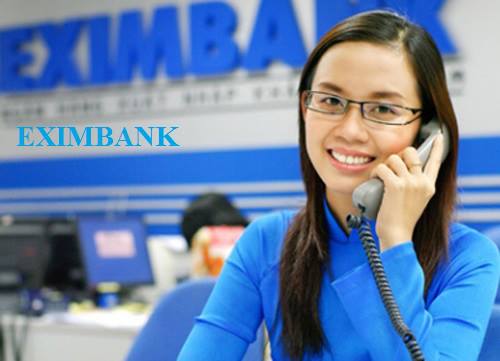 Eximbank tạo cảm giác thân thiện với khách hàng với kiểu áo dài truyền thống.