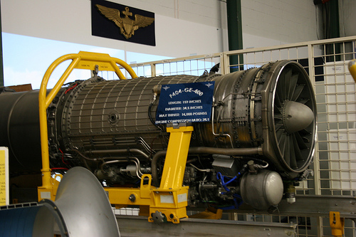 Động cơ F404-GE-400 sử dụng trên những chiếc F-18 đời đầu