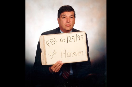 Được coi là “thảm họa tình báo tồi tệ nhất trong lịch sử nước Mỹ”, Hanssen đã bị phán quyết phạm 13 tội danh gián điệp.