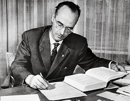Hoạt động gián điệp của Klaus Fuchs tại phòng thí nghiệm Los Alamos.