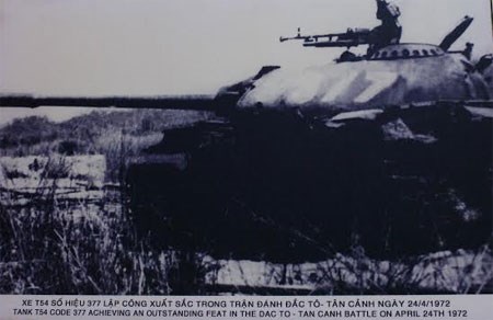 
Chiếc xe tăng số hiệu 377 và kỳ tích trong trận đánh Đắc Tô - Tân Cảnh ngày 24-04-1972.
