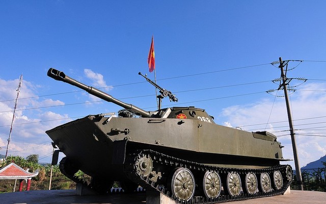 
Xe tăng PT-76 số hiệu 268 tại Đài tưởng niệm Chiến thắng Làng Vây.
