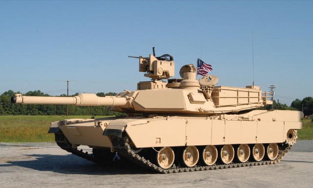
Xe tăng chiến đấu chủ lực M1A2 SEP Abrams với pháo chính cỡ nòng 120mm.
