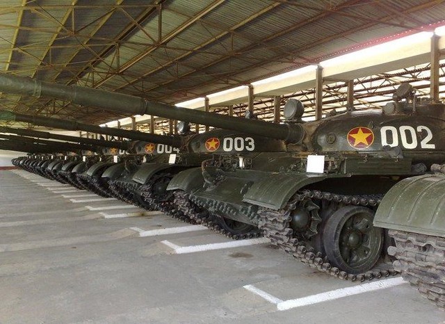 Xe tăng chiến đấu chủ lực T-62 của Việt Nam.