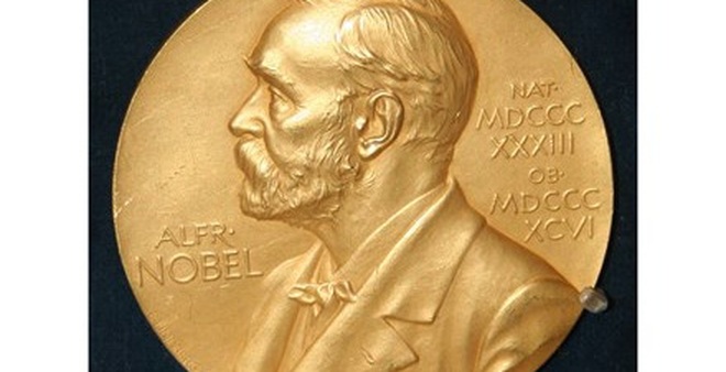 Người đạt giải Nobel đầu tiên phát minh ra cái gì?