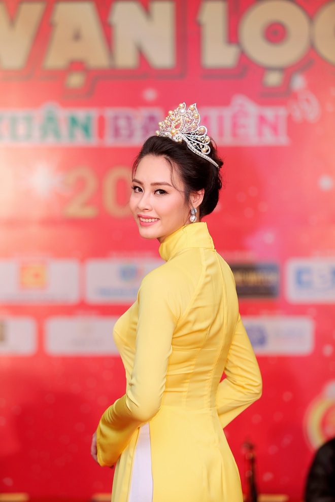 Hoa hậu Biển Thùy Trang xuất hiện xinh đẹp với áo dài truyền thống - Ảnh 6.