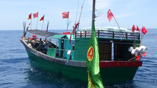 Đuổi 6 tàu cá Trung Quốc ra khỏi vùng biển Việt Nam - Ảnh 2.