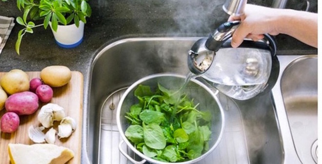 Nếu muốn khử sạch thuốc trừ sâu trong rau củ quả, bạn nhất định phải đọc bài viết này
