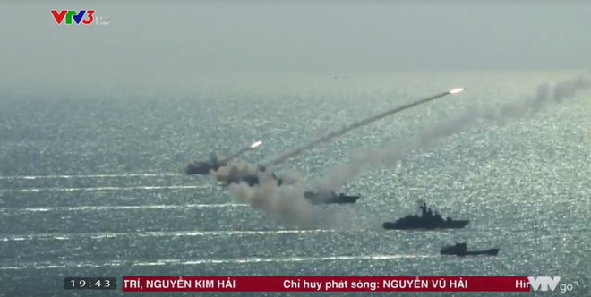 Tàu ngầm Kilo Việt Nam lần đầu phóng tên lửa Klub - Ảnh 6.