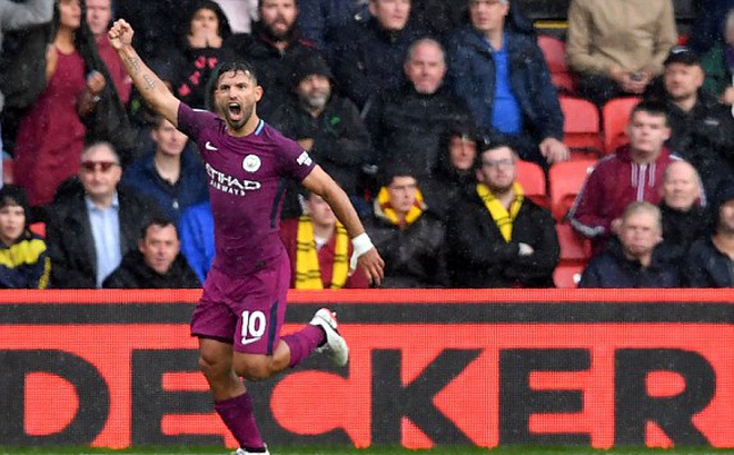 "Hủy diệt" đối thủ, vượt mặt Man United, Man City đánh chiếm thành công ngôi đầu