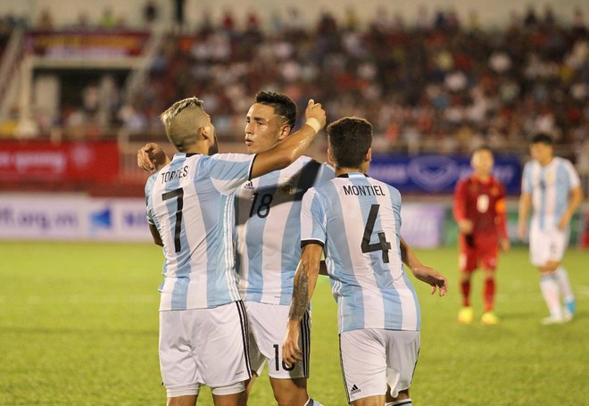 U20 Việt Nam ghi bàn nhưng U20 Argentina còn mạnh đến thế nào nữa đây? - Ảnh 1.