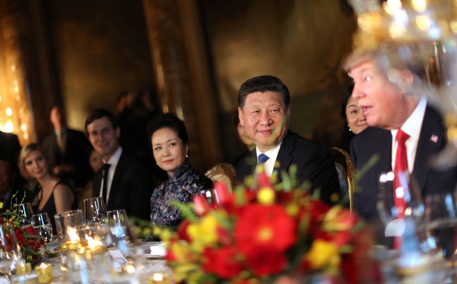 Tập Cận Bình "thờ ơ, lãnh đạm" khi nghe Trump thông báo việc tấn công Syria trong tiệc tối