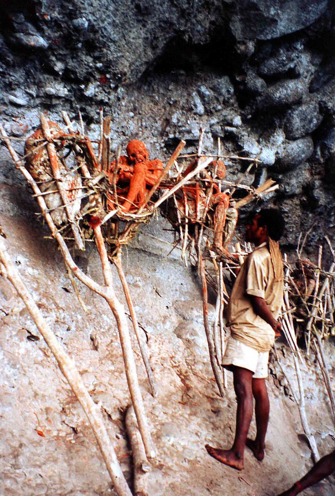 Kì bí chuyện ăn thịt người, giết phù thủy dưới những tán rừng rậm Papua New Guinea - Ảnh 3.