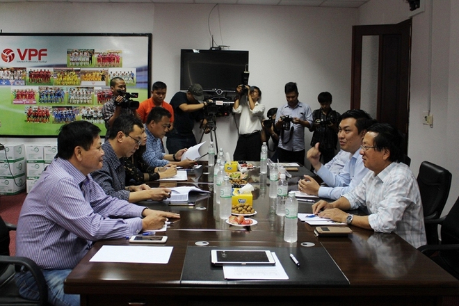 Trưởng ban TT Nguyễn Văn Mùi nói điều bất ngờ về quyết định táo bạo của VPF - Ảnh 1.