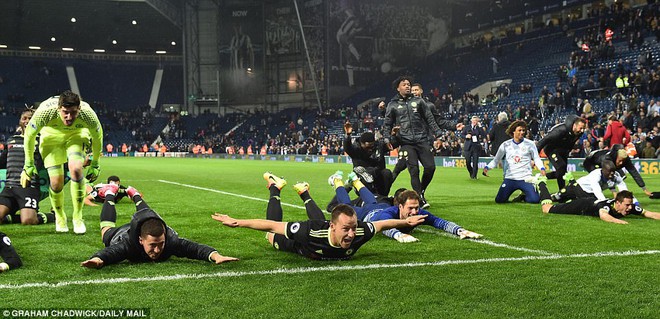 Thắng hiểm kiểu Conte, Chelsea chính thức thành nhà vô địch Premier League - Ảnh 2.