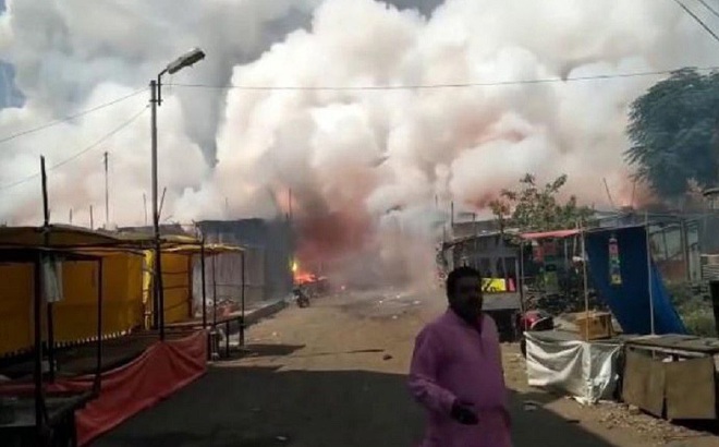 Nóng: Nổ nhà máy sản xuất pháo hoa ở Indonesia, 90 người thương vong