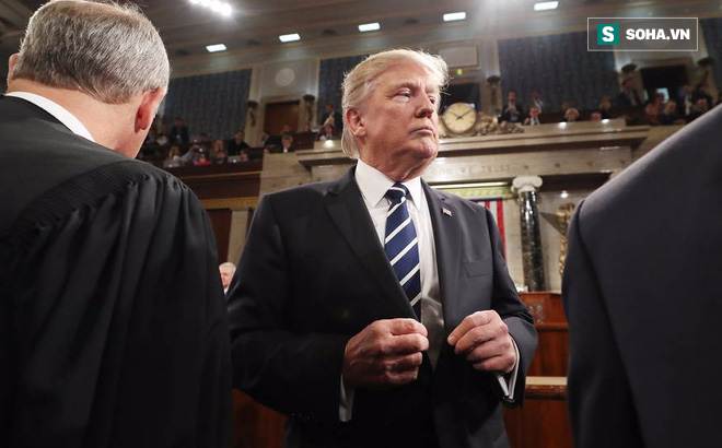CNN: Nhà Trắng bắt đầu chuẩn bị cho kịch bản Tổng thống Trump bị luận tội CNN: Nhà Trắng bắt đầu chuẩn bị cho kịch bản Tổng thống Trump bị luận tội