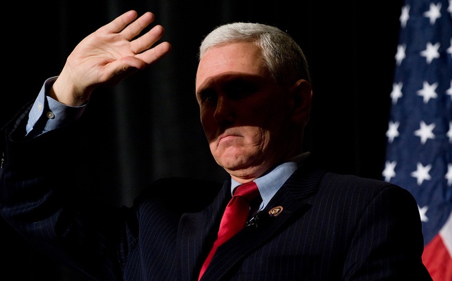 Phó Tổng thống Mike Pence - Người Mỹ trầm lặng giữa "bầy cá piranha" Phó Tổng thống Mike Pence - Người Mỹ trầm lặng giữa "bầy cá piranha"