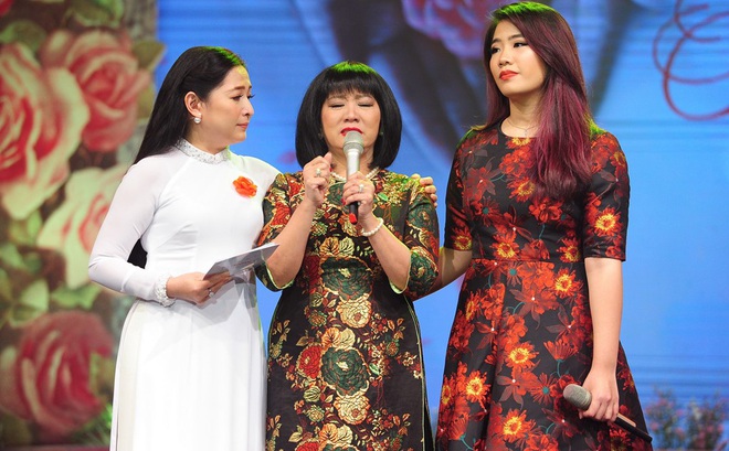 Cẩm Vân khóc nức nở kể chuyện 2 con gái gặp tai nạn thảm khốc ở Mỹ Cẩm Vân khóc nức nở kể chuyện 2 con gái gặp tai nạn thảm khốc ở Mỹ
