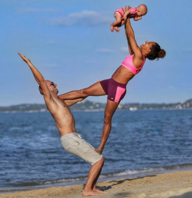 Gia đình Yoga nổi tiếng thế giới: Vì sao họ dành trọn đam mê và tình yêu cho Yoga? - Ảnh 2.