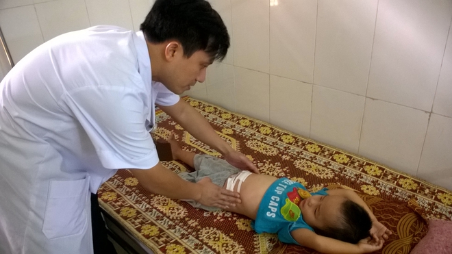 Phẫu thuật nội soi thành công cho bệnh nhi 35 tháng - Ảnh 1. Phẫu thuật nội soi thành công cho bệnh nhi 35 tháng - Ảnh 1.
