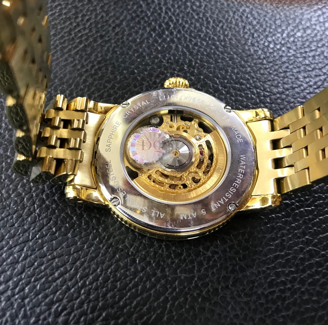 Bị tố bán hàng kém chất lượng, Đăng Quang Watch hỗ trợ đổi mới đồng hồ 56 triệu - Ảnh 1.