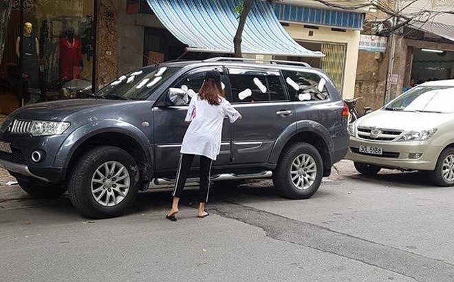 Cô gái dán băng vệ sinh lên xe ô tô: Tiết lộ câu chuyện của người chủ xe