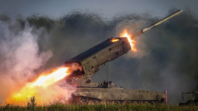 Chuyên gia VN: Hỏa thần TOS-1A Nga ở Syria đánh như nào mà khiến IS kinh hồn bạt vía? - Ảnh 1.