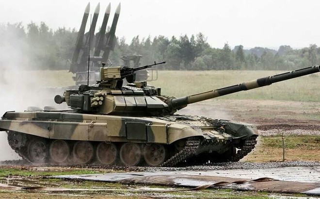 NÓNG: Nga bắt đầu giao xe tăng T-90S và đàm phán bán tên lửa phòng không cho Việt Nam