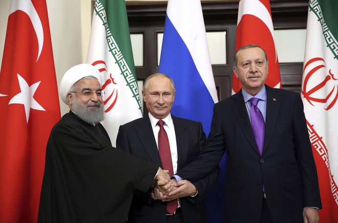 Ông Putin thành người lập trật tự Syria, 2 trung tâm quyền lực mới làm đồng minh Mỹ e sợ - Ảnh 1.